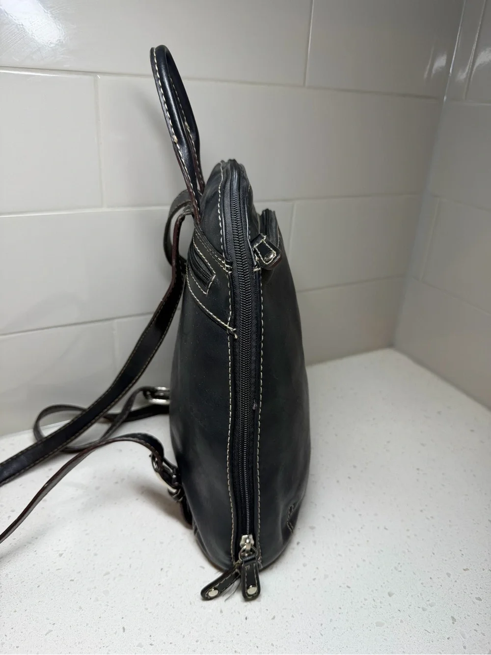 St John’s Bay Vintage Black Genuine Leather Backpack Purse Y2K 90s minimalist